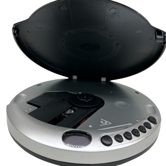 JENSEN Portable CD Player with Bass Boost & Anti Skip Protection Tested! - Picture 12 of 15
